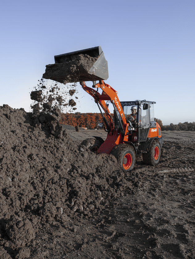Kubota R640